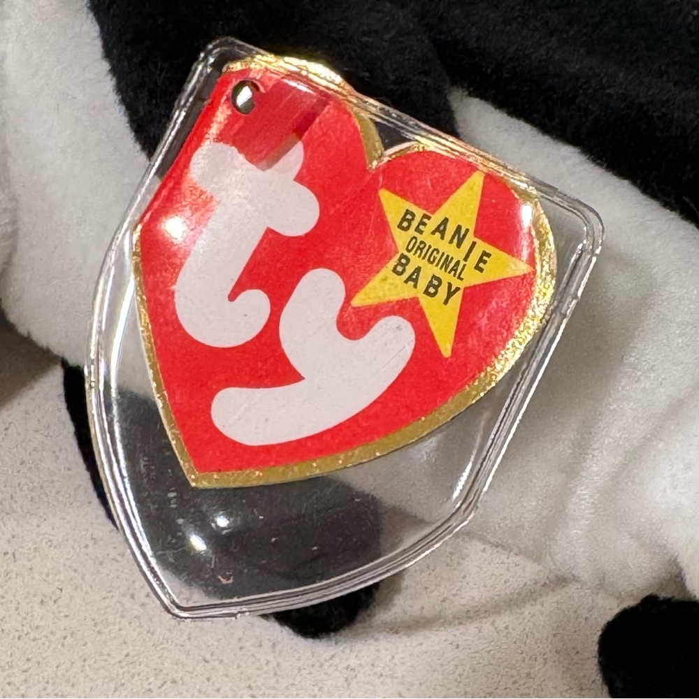 Ty Beanie Baby named Waves the Orca Whale (1996) - Picture 6 of 6